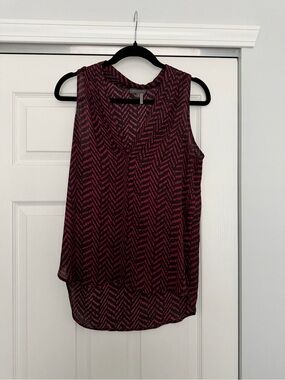 Sleeveless V-Neck Patterned Top - Pink/red & Black